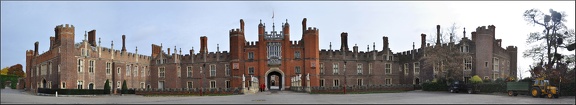 London 14 Hampton Court Palace 004