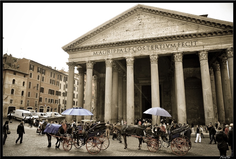Rome_25_Piazza_della_Rotonda_Pantheon_006.jpg