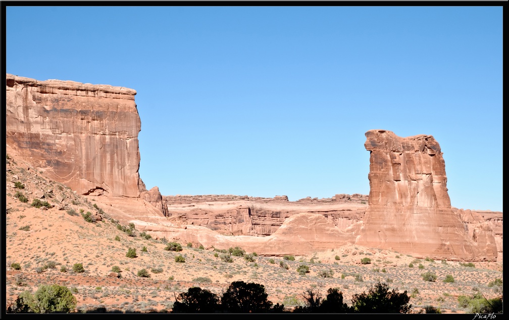 08 1 Arches National Park Balanced rock 0003