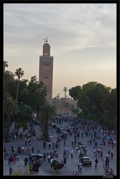 Marrakech_place_Djemaa_El_Fna_27.jpg