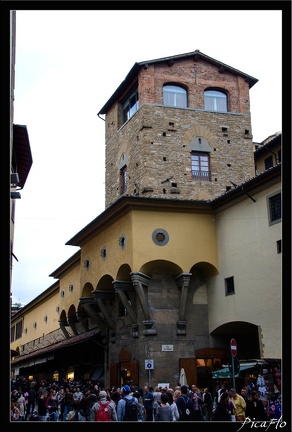 01 Florence Ponte Vecchio Arno 33