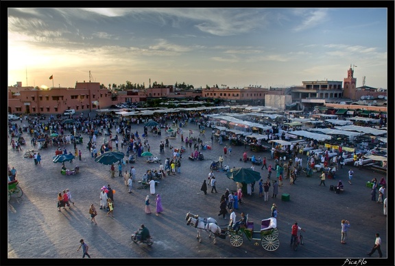 Marrakech place Djemaa El Fna 25