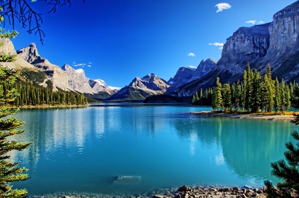 Canada 20 Maligne Lake Spirit Island 21